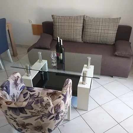 Ana Apartment *