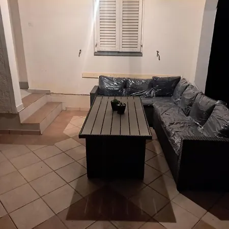 Ana Apartment *