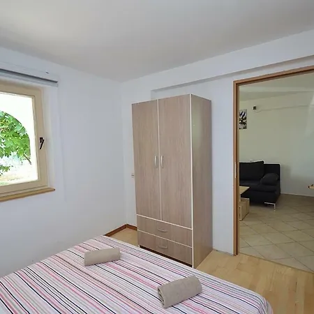 Apartment Ana *